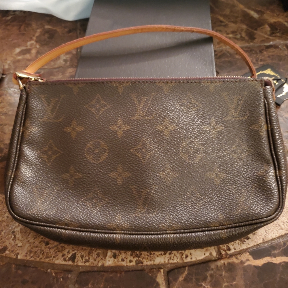 LOUIS VUITTON VINTAGE MONOGRAM CANVAS POCHETTE